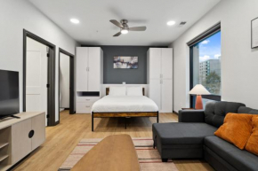 CozySuites Mass with parking lounge & roof deck #24